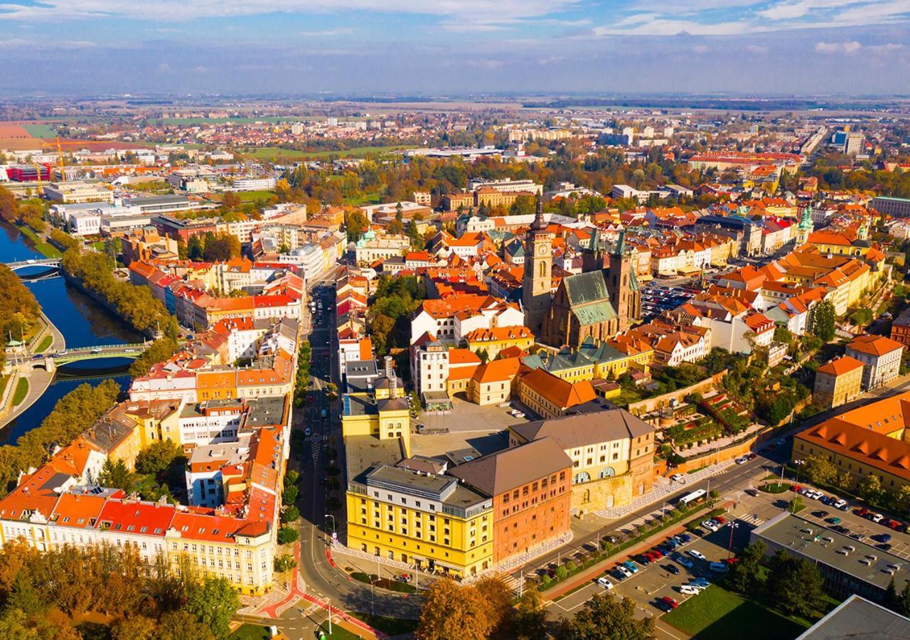 House Hotel Hradec Kralove Exterior photo
