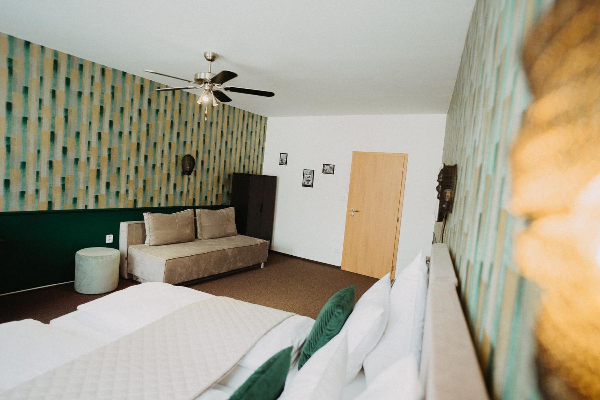 House Hotel Hradec Kralove Exterior photo