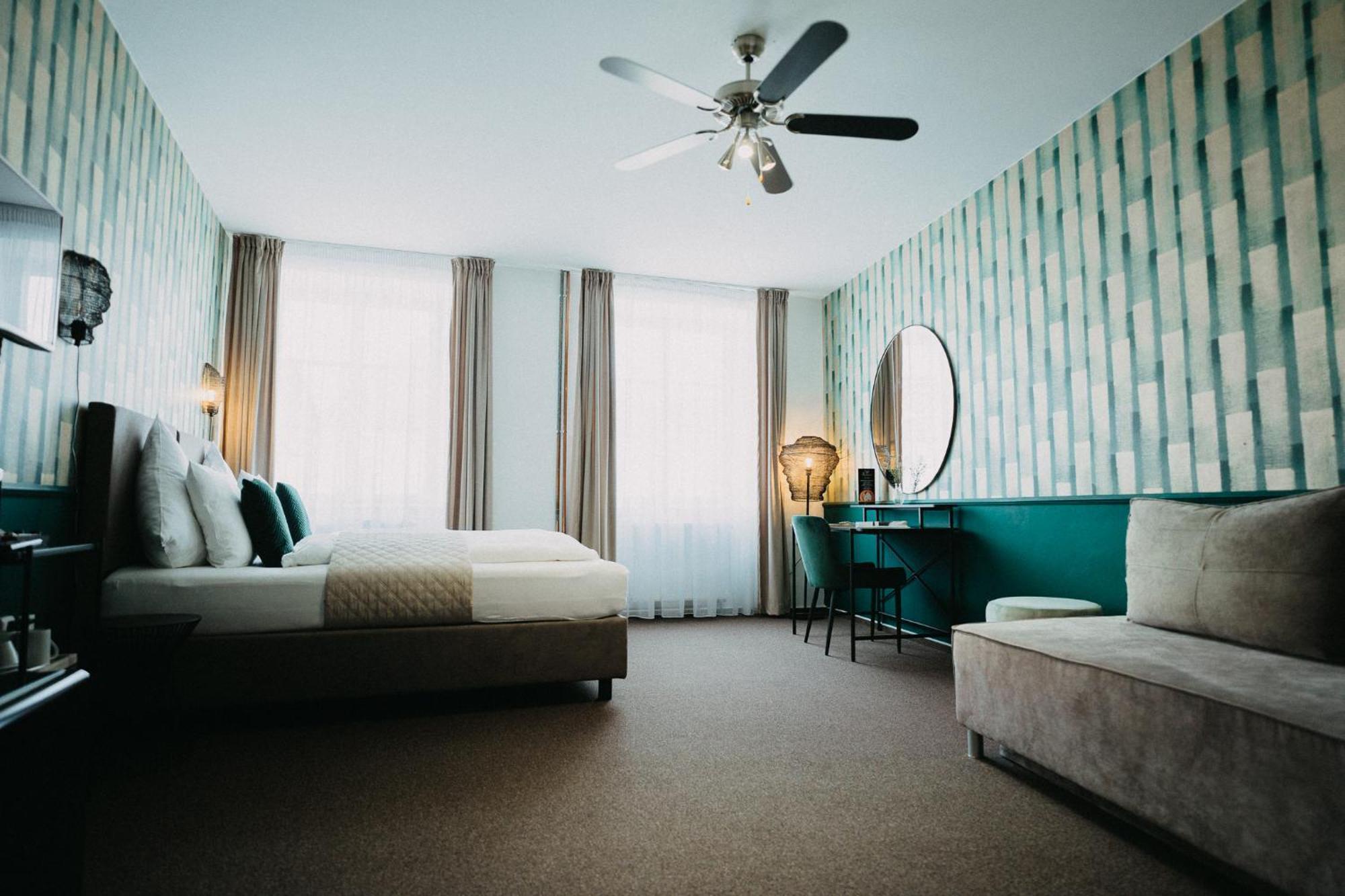 House Hotel Hradec Kralove Exterior photo