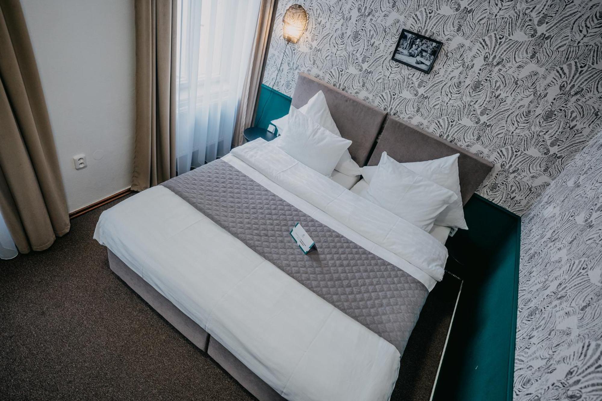 House Hotel Hradec Kralove Exterior photo