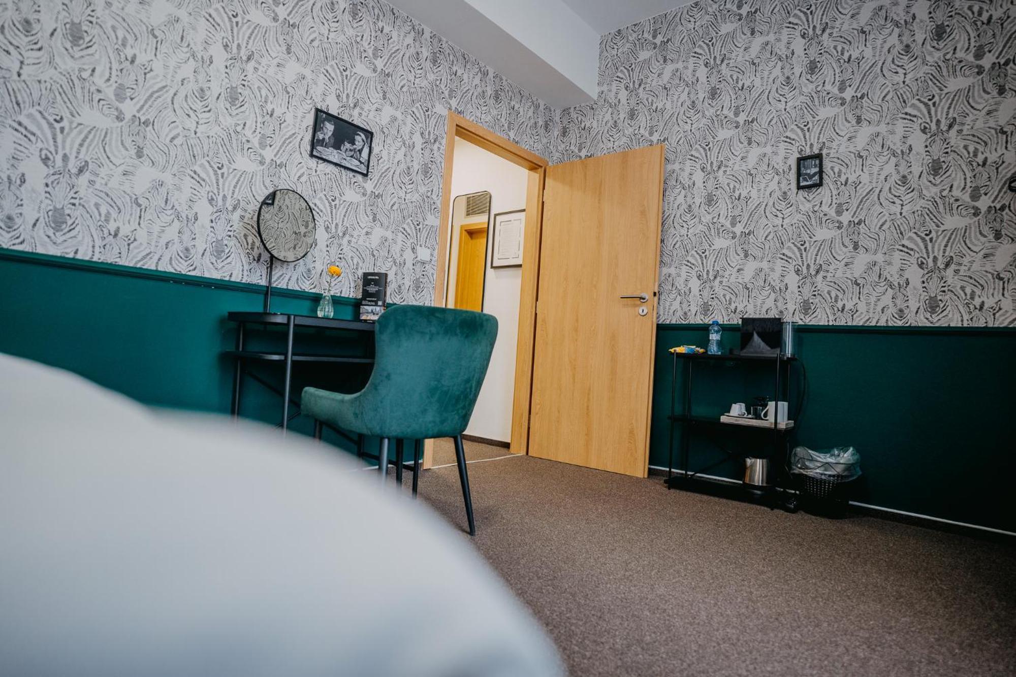 House Hotel Hradec Kralove Exterior photo